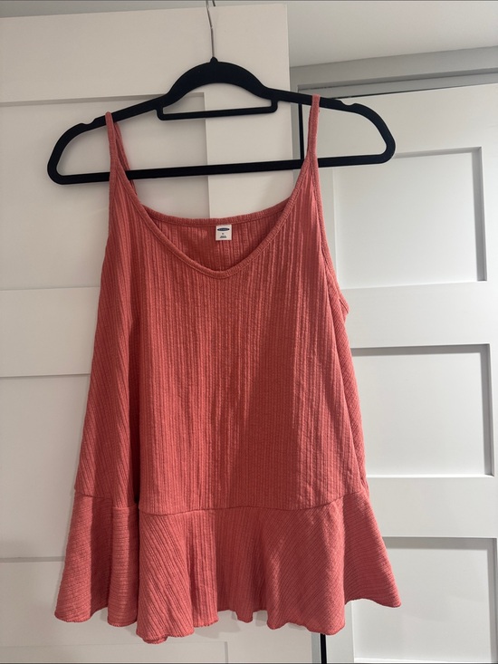 Old Navy Tops - Old Navy Coral Ribbed Flowy Tank Top